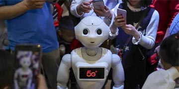 速度围观！数字中国最新5G黑科技齐聚，现场火爆到"挤掉鞋"....